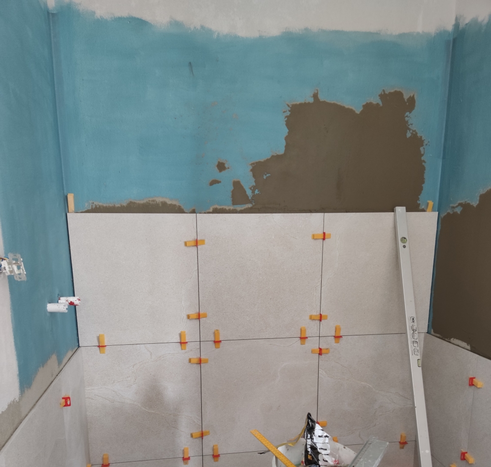 hydroizolacia na stenu, kupelna hydroizolacia, levelys